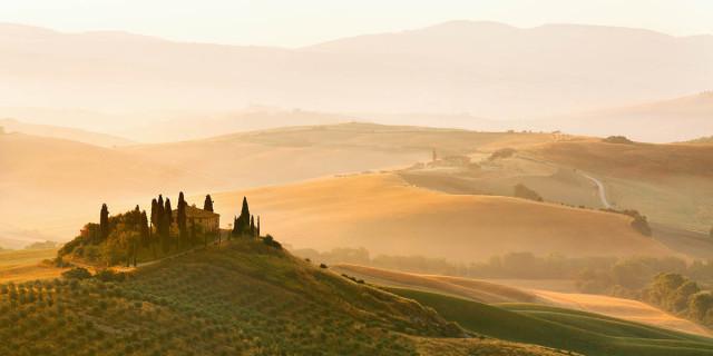 Fly over the mountains in this pic!